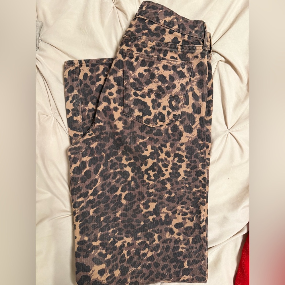 Abercrombie & Fitch leopard print jeans